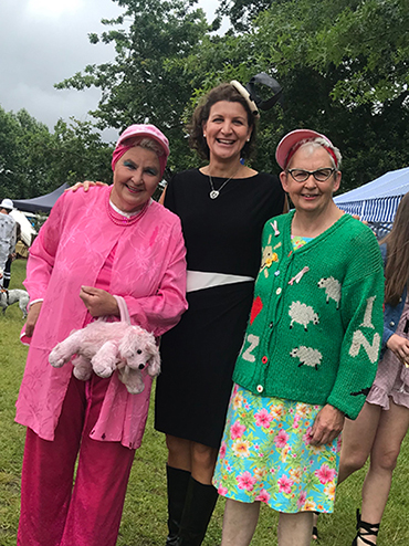 RS Topp Twins 370x494